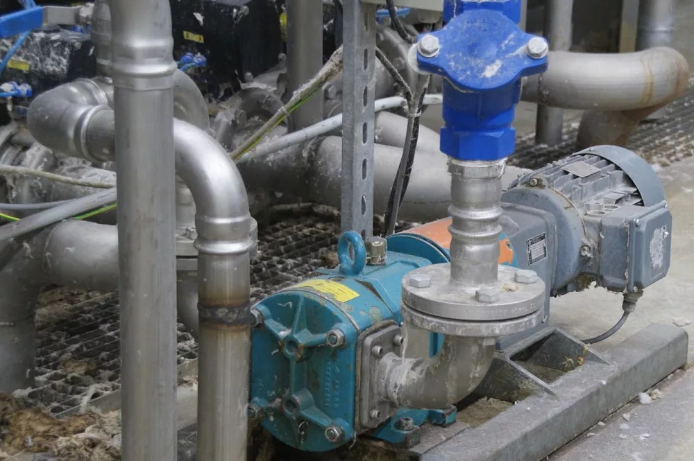 A rotary lobe pump made by Börger has helped solve a wastewater processing problem at a textile manufacturer in UK.
